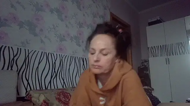 LindaStarS online show from October 8, 2025, 6:04 am