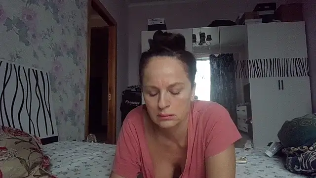 LindaStarS online show from November 28, 2025, 12:38 pm