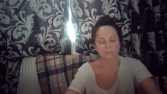 LindaStarS online show from November 7, 2025, 7:46 am