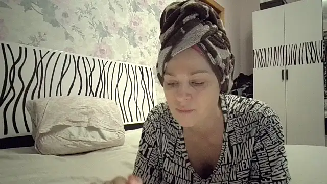 LindaStarS online show from January 9, 2026, 5:42 pm