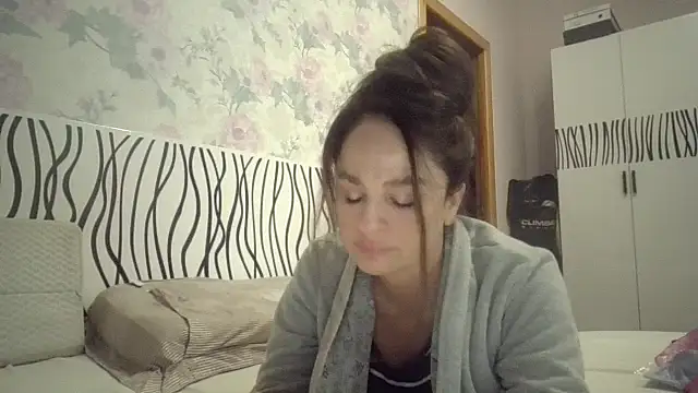 LindaStarS online show from October 25, 2025, 5:02 pm