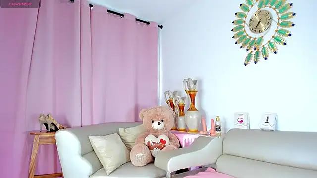 Snapshot of latinwondercockts chatting on October 4, 2025, 12:28 pm latinwondercockts online show from October 4, 2025, 12:28 pm