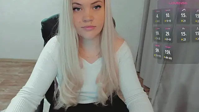 Snapshot of AllAboutLoveXx chatting on March 11, 2025, 7:46 am AllAboutLoveXx online show from March 11, 2025, 7:46 am