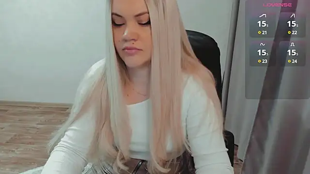 Snapshot of AllAboutLoveXx chatting on March 18, 2025, 6:50 am AllAboutLoveXx online show from March 18, 2025, 6:50 am