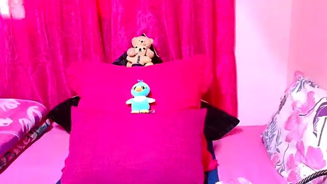 SLUTTYROXY online show from December 1, 2025, 6:03 am