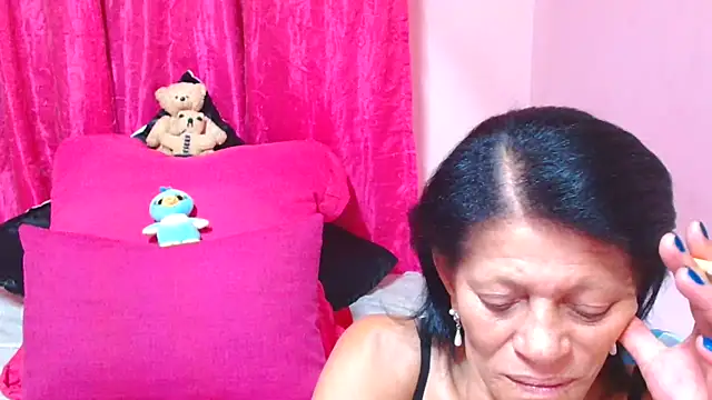 Snapshot of SLUTTYROXY chatting on January 11, 2026, 9:00 pm SLUTTYROXY online show from January 11, 2026, 9:00 pm