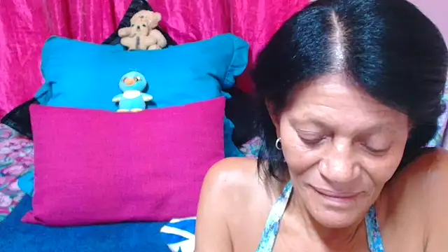 Snapshot of SLUTTYROXY chatting on January 5, 2026, 5:27 pm SLUTTYROXY online show from January 5, 2026, 5:27 pm