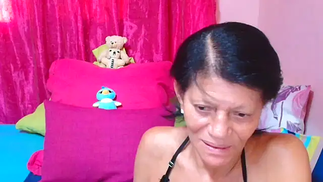 Snapshot of SLUTTYROXY chatting on February 5, 2026, 6:20 am SLUTTYROXY online show from February 5, 2026, 6:20 am