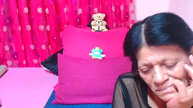 Snapshot of SLUTTYROXY chatting on February 20, 2026, 8:11 pm SLUTTYROXY online show from February 20, 2026, 8:11 pm