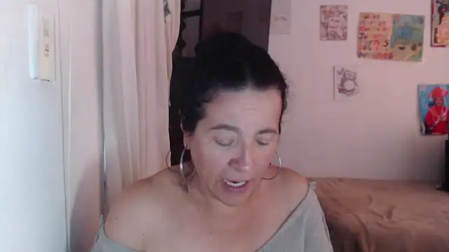 Snapshot of stefilove10 chatting on December 16, 2025, 2:32 pm stefilove10 online show from December 16, 2025, 2:32 pm