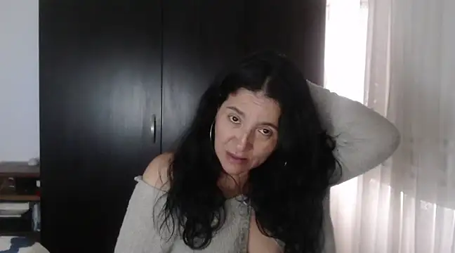 Snapshot of stefilove10 chatting on December 19, 2024, 3:52 pm stefilove10 online show from December 19, 2024, 3:52 pm