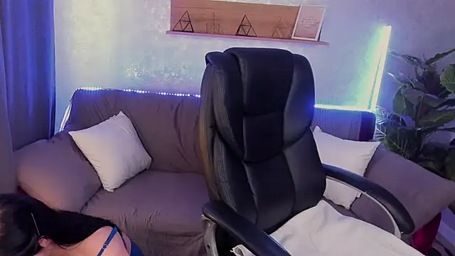 Snapshot of EmilyCandyy chatting on March 6, 2025, 7:03 am EmilyCandyy online show from March 6, 2025, 7:03 am