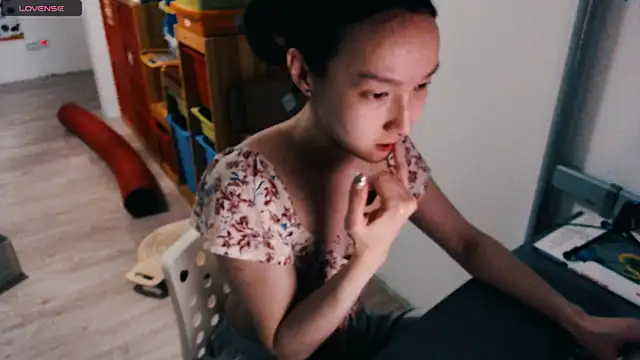 Snapshot of sensualdrug chatting on December 25, 2024, 3:28 pm sensualdrug online show from December 25, 2024, 3:28 pm