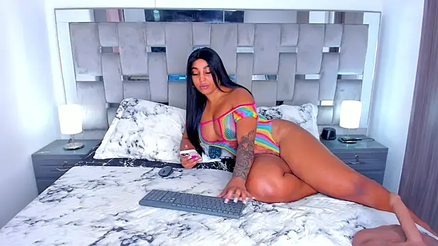 Cammiila online show from November 4, 2025, 3:16 pm