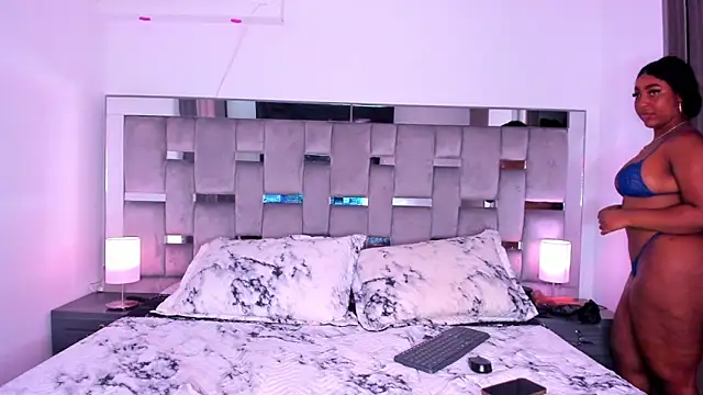 Cammiila online show from March 22, 2025, 12:57 pm