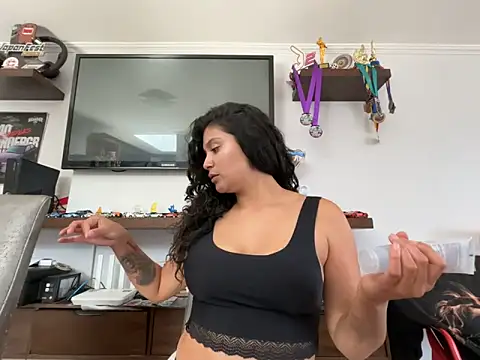 kinky milaxh online show from March 13, 2026, 4:23 pm