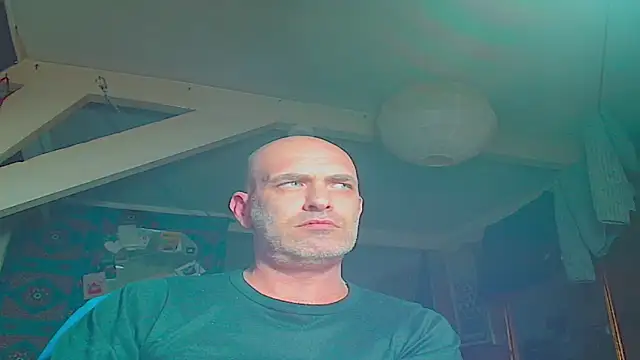 maxhard77 online show from May 13, 2026, 10:17 pm