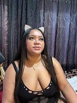 yanza2002 online show from March 2, 2025, 8:57 pm