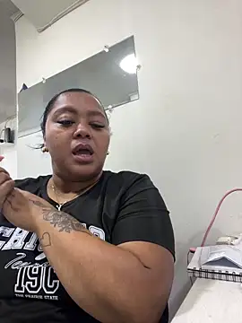 yanza2002 online show from September 17, 2025, 11:51 pm