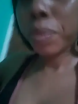 Snapshot of HONEYSWEETS_LIVE chatting on June 16, 2026, 4:34 am HONEYSWEETS LIVE online show from June 16, 2026, 4:34 am