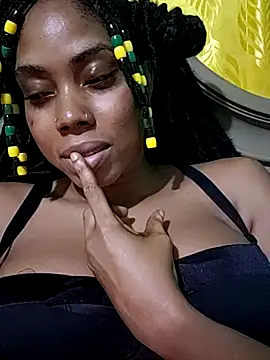 Snapshot of HONEYSWEETS_LIVE chatting on April 23, 2026, 5:47 am HONEYSWEETS LIVE online show from April 23, 2026, 5:47 am