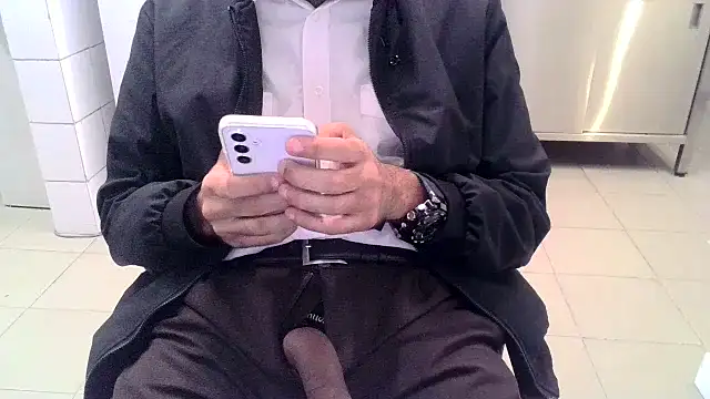 Snapshot of abonado22cm chatting on March 14, 2025, 3:37 am abonado22cm online show from March 14, 2025, 3:37 am