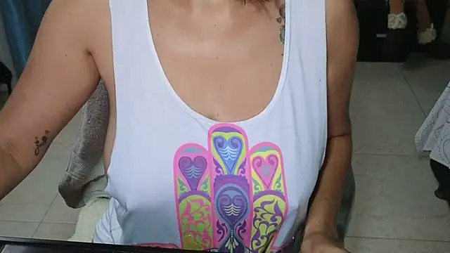 Snapshot of caro_mature_wild_hot chatting on December 22, 2024, 10:49 am caro mature wild hot online show from December 22, 2024, 10:49 am