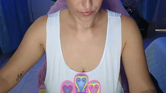 Snapshot of caro_mature_wild_hot chatting on December 10, 2024, 3:22 pm caro mature wild hot online show from December 10, 2024, 3:22 pm