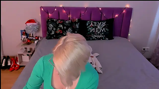 Snapshot of sabrinamacmarren chatting on January 11, 2026, 9:05 am sabrinamacmarren online show from January 11, 2026, 9:05 am