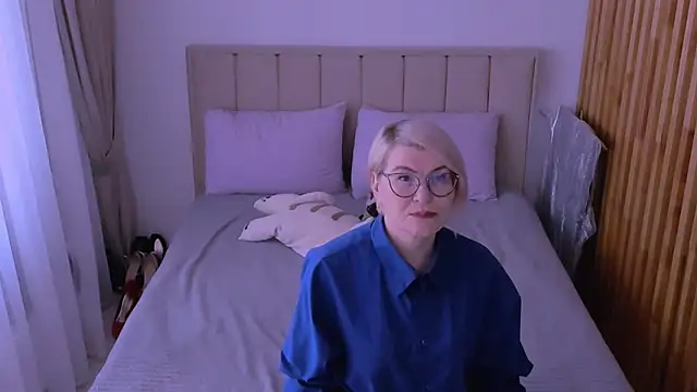 Snapshot of sabrinamacmarren chatting on March 28, 2026, 9:32 am sabrinamacmarren online show from March 28, 2026, 9:32 am