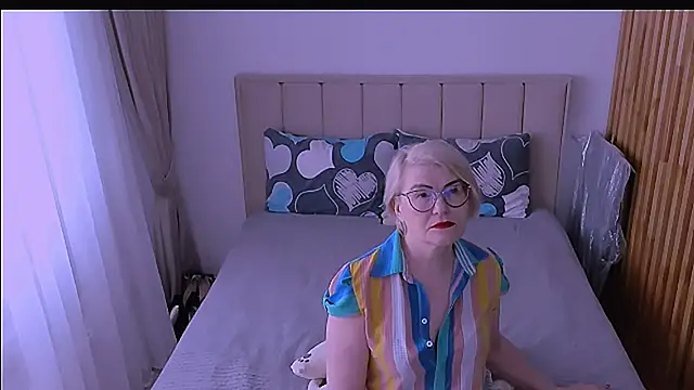 Snapshot of sabrinamacmarren chatting on April 13, 2026, 9:13 am sabrinamacmarren online show from April 13, 2026, 9:13 am