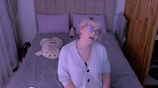 Snapshot of sabrinamacmarren chatting on March 16, 2026, 5:05 pm sabrinamacmarren online show from March 16, 2026, 5:05 pm