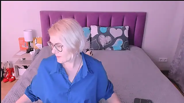 Snapshot of sabrinamacmarren chatting on October 21, 2025, 2:38 pm sabrinamacmarren online show from October 21, 2025, 2:38 pm