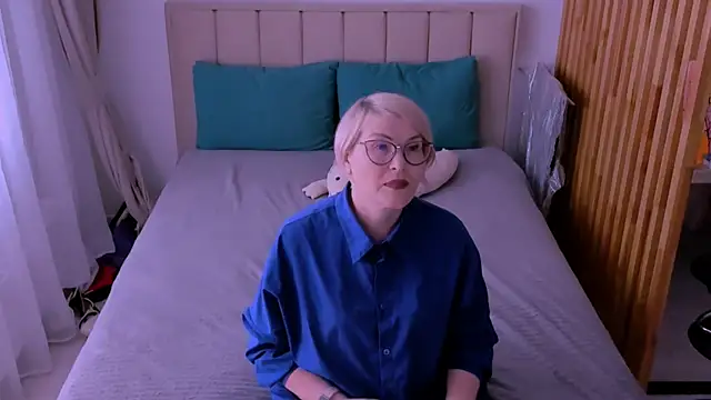 Snapshot of sabrinamacmarren chatting on March 8, 2026, 9:34 am sabrinamacmarren online show from March 8, 2026, 9:34 am