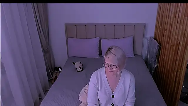 Snapshot of sabrinamacmarren chatting on March 29, 2026, 8:32 pm sabrinamacmarren online show from March 29, 2026, 8:32 pm