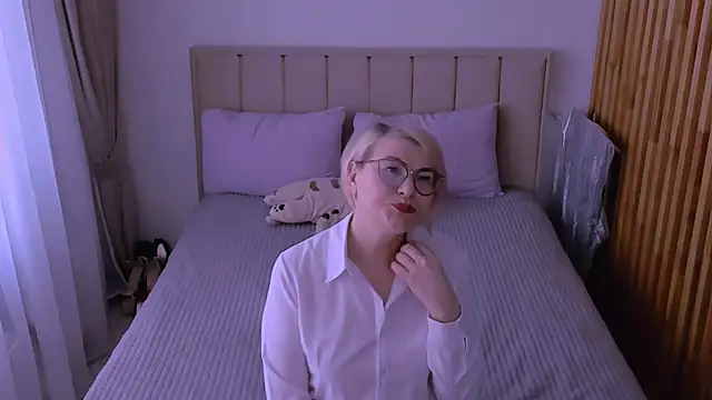 Snapshot of sabrinamacmarren chatting on March 29, 2026, 8:27 am sabrinamacmarren online show from March 29, 2026, 8:27 am