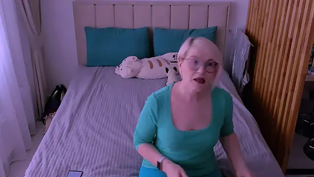 Snapshot of sabrinamacmarren chatting on March 9, 2026, 8:18 am sabrinamacmarren online show from March 9, 2026, 8:18 am