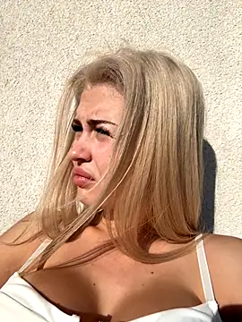 lissababe1 online show from November 2, 2025, 1:16 pm