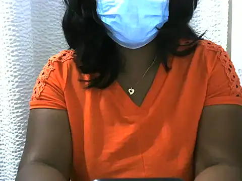 Snapshot of Artinah22 chatting on November 6, 2025, 6:01 pm Artinah22 online show from November 6, 2025, 6:01 pm