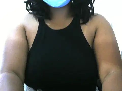 Snapshot of Artinah22 chatting on January 7, 2026, 6:18 am Artinah22 online show from January 7, 2026, 6:18 am