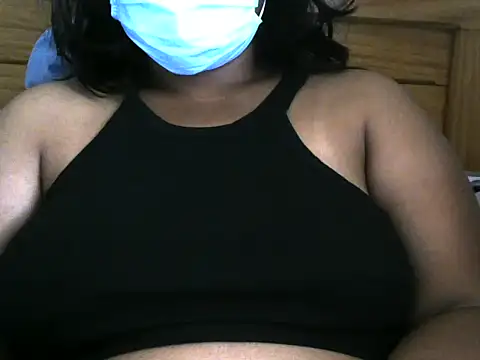 Snapshot of Artinah22 chatting on February 11, 2026, 10:37 am Artinah22 online show from February 11, 2026, 10:37 am