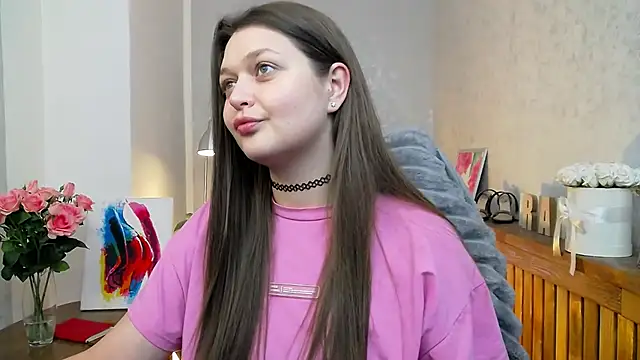 Snapshot of LallyHill chatting on March 18, 2025, 11:55 am LallyHill online show from March 18, 2025, 11:55 am