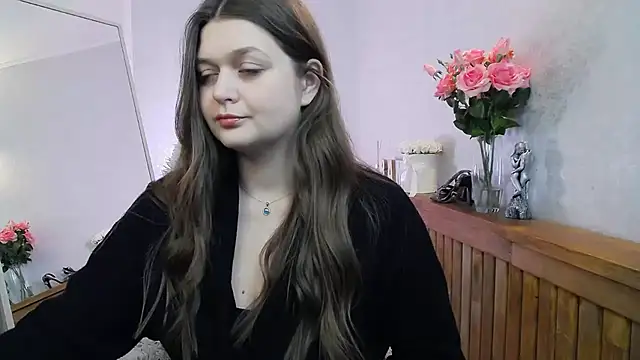 Snapshot of LallyHill chatting on February 21, 2025, 12:06 pm LallyHill online show from February 21, 2025, 12:06 pm