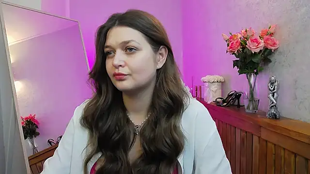 Snapshot of LallyHill chatting on February 15, 2025, 10:44 am LallyHill online show from February 15, 2025, 10:44 am