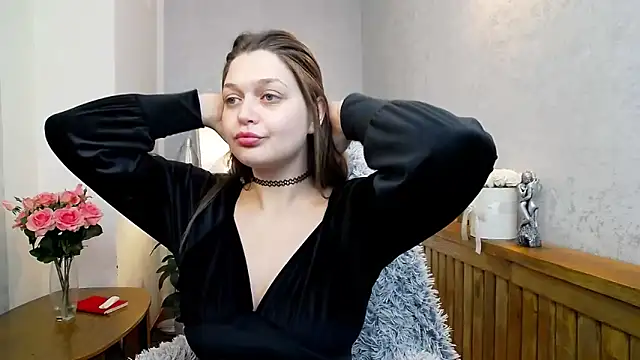 Snapshot of LallyHill chatting on March 12, 2025, 5:38 pm LallyHill online show from March 12, 2025, 5:38 pm