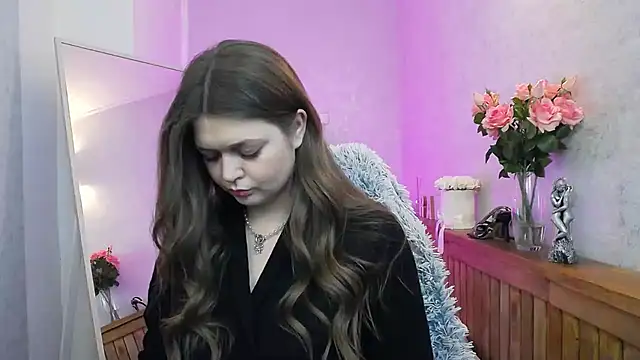 Snapshot of LallyHill chatting on February 19, 2025, 1:39 pm LallyHill online show from February 19, 2025, 1:39 pm