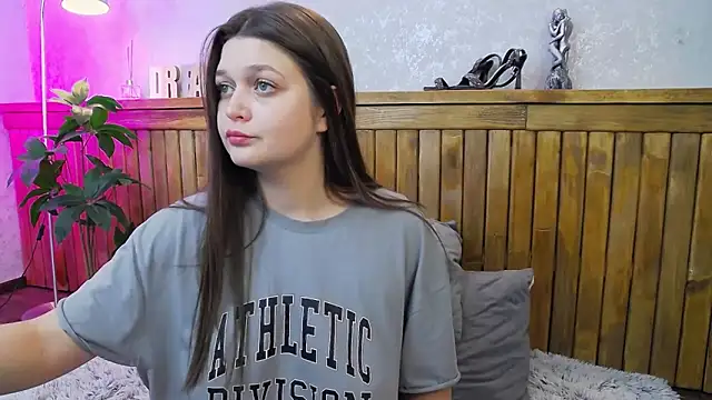 Snapshot of LallyHill chatting on February 10, 2025, 5:30 pm LallyHill online show from February 10, 2025, 5:30 pm