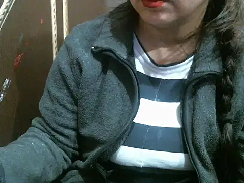 Snapshot of UrsMansi chatting on December 19, 2025, 5:32 am UrsMansi online show from December 19, 2025, 5:32 am