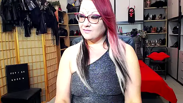 Snapshot of LindaDaemonX chatting on April 2, 2026, 6:31 am LindaDaemonX online show from April 2, 2026, 6:31 am