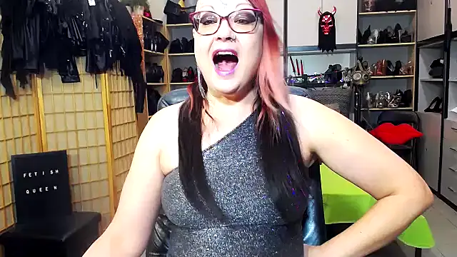 Snapshot of LindaDaemonX chatting on January 18, 2026, 7:56 am LindaDaemonX online show from January 18, 2026, 7:56 am